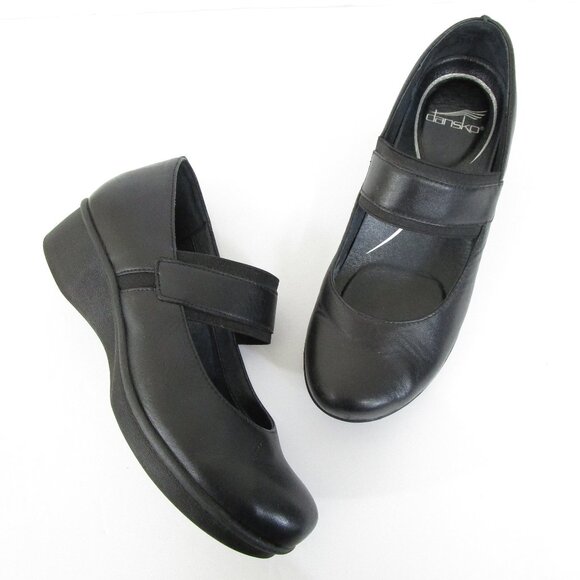 SOLD Womens Classic Solid Black Leather Mary Jane Heels Shoes Size 38 7.5 8 - Picture 1 of 8